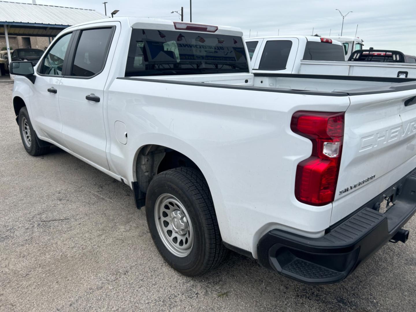 2021 White Chevrolet Silverado 1500 (1GCPWAEF3MZ) , located at 1687 Business 35 S, New Braunfels, TX, 78130, (830) 625-7159, 29.655487, -98.051491 - Photo#1